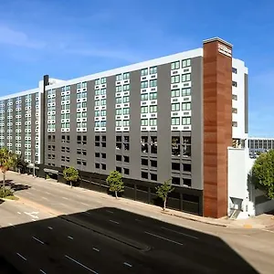 Hilton Garden Angeles Airport ホテル